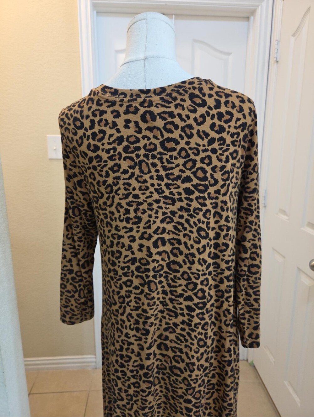 Time and Tru Leopard Print Dress – Size M (8–10) - Picture 8 of 10